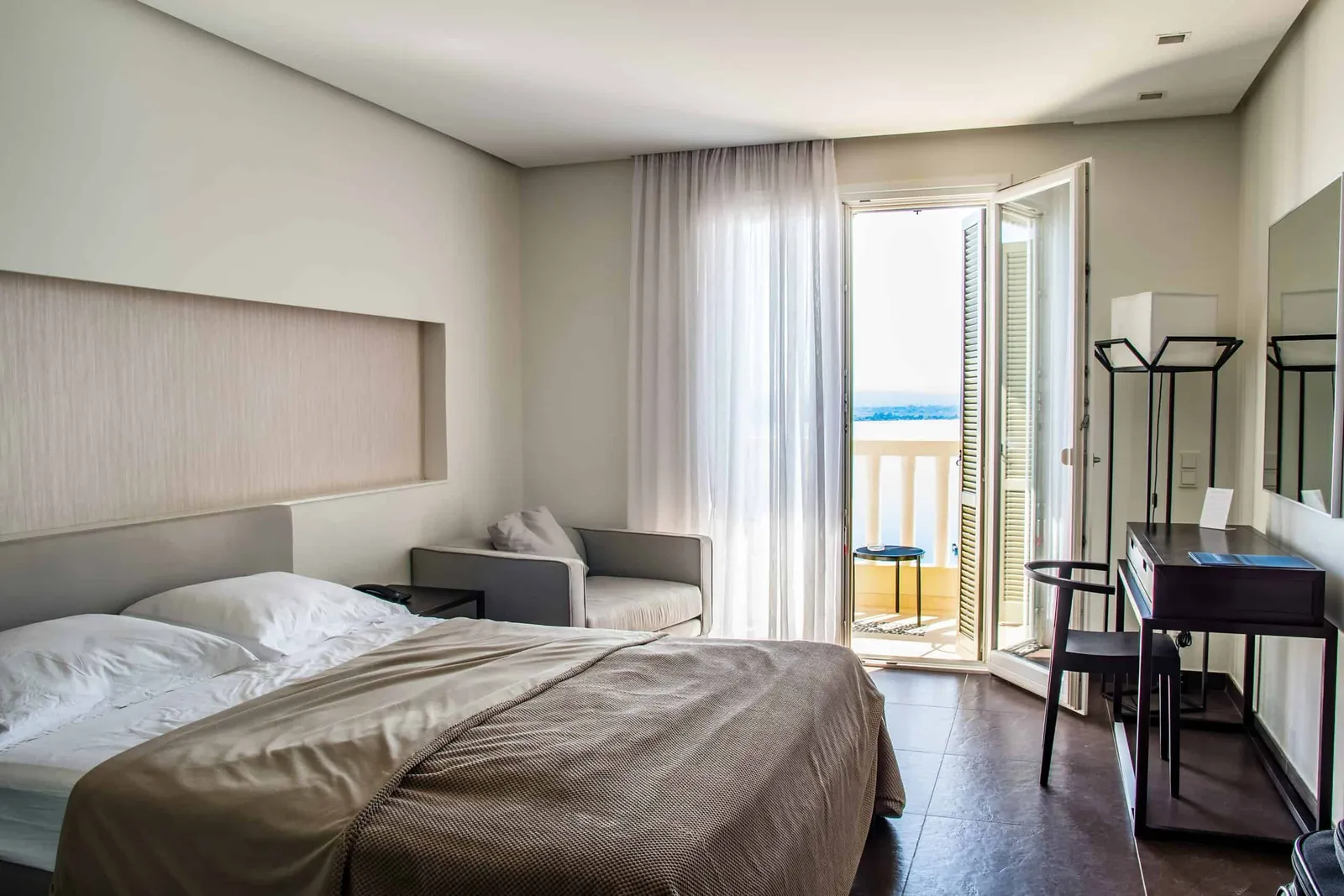 How Room Monitors Keep Your Hotels Safe