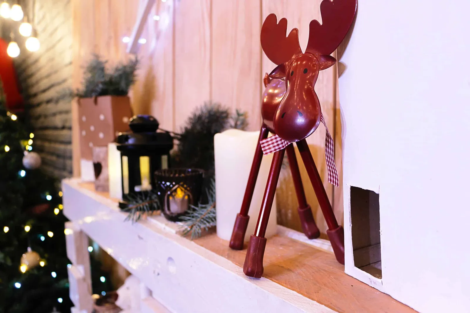 Airbnb decorations for the holiday season